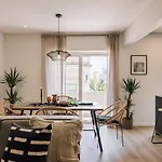 Lioua - 2 Bedrooms And Balcony In Lapa