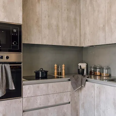 Lioua - 2 Bedrooms And Balcony In Lapa Апартаменти *