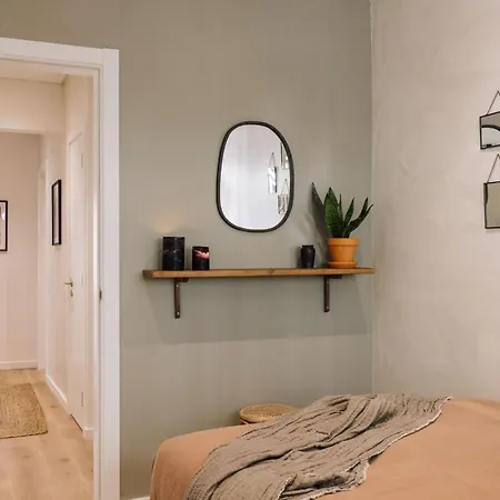 Lägenhet Lioua - 2 Bedrooms And Balcony In Lapa *