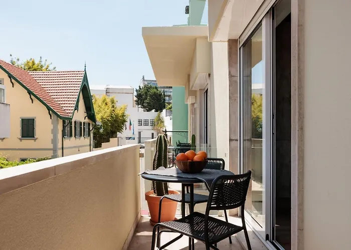 Lioua - 2 Bedrooms And Balcony In Lapa Lisboa