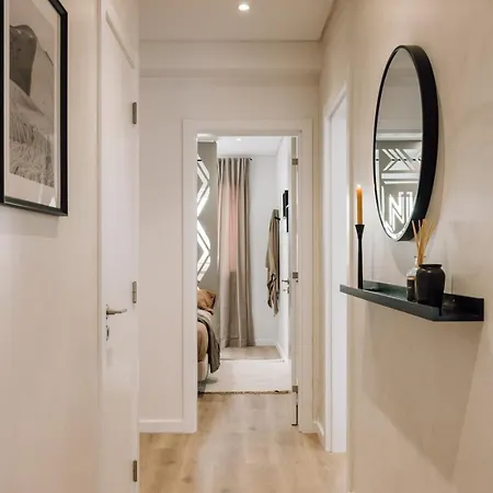 Lioua - 2 Bedrooms And Balcony In Lapa *