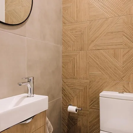 Lioua - 2 Bedrooms And Balcony In Lapa Appartamento *