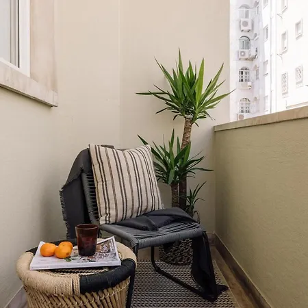 Lioua - 2 Bedrooms And Balcony In Lapa *